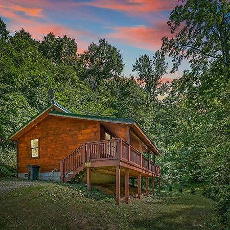 Smoky Mountains Hut Tub Cabin Dog Friendly Sevierville Exterior photo