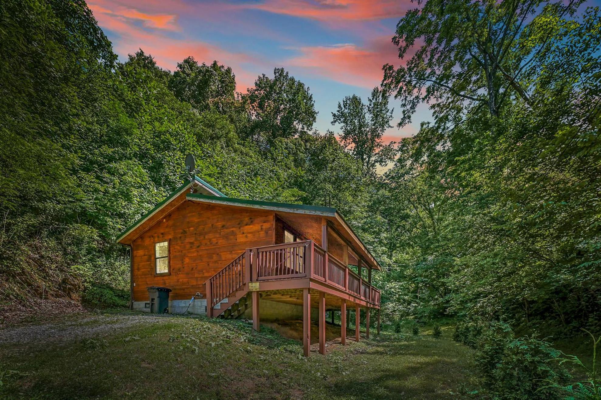 Smoky Mountains Hut Tub Cabin Dog Friendly Sevierville Exterior photo